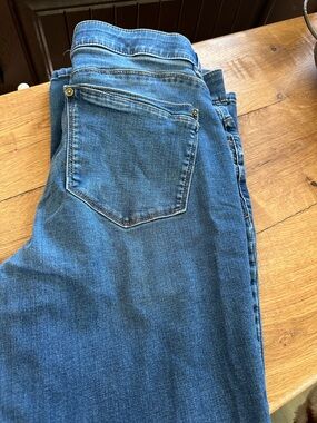 Classic Straight Leg Jeans in Mid Blue